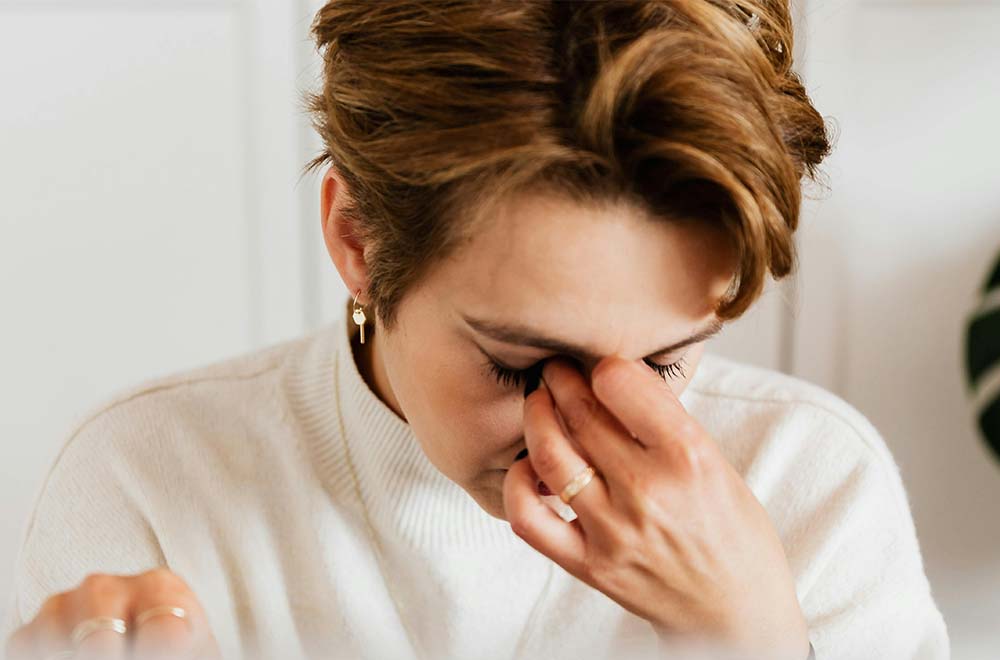 woman having a non epileptic seizure